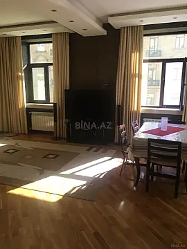 Kirayə verilir 2 otaqlı mənzil 95 m²