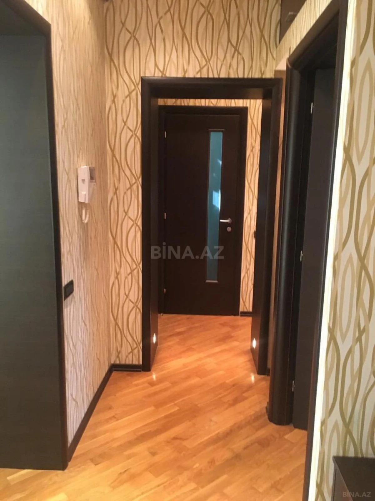 Kirayə verilir 2 otaqlı mənzil 95 m²