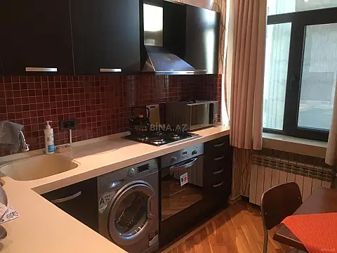 Kirayə verilir 2 otaqlı mənzil 95 m²