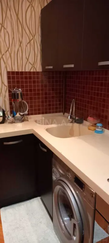 Kirayə verilir 2 otaqlı mənzil 95 m²