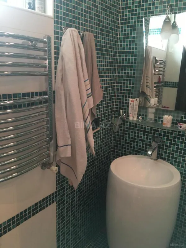 Kirayə verilir 2 otaqlı mənzil 95 m²