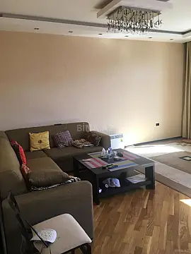 Kirayə verilir 2 otaqlı mənzil 95 m²