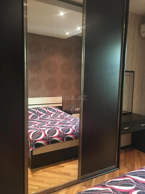 Kirayə verilir 2 otaqlı mənzil 95 m²