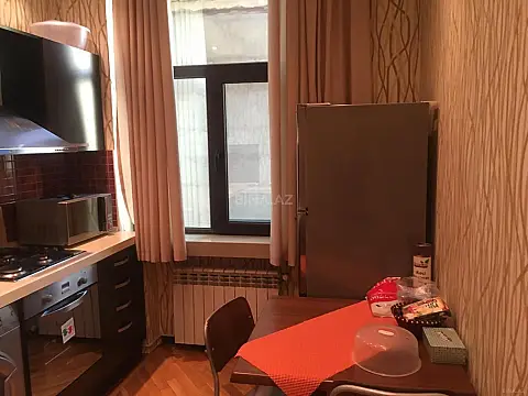 Kirayə verilir 2 otaqlı mənzil 95 m²