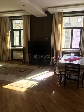 Kirayə verilir 2 otaqlı mənzil 95 m²