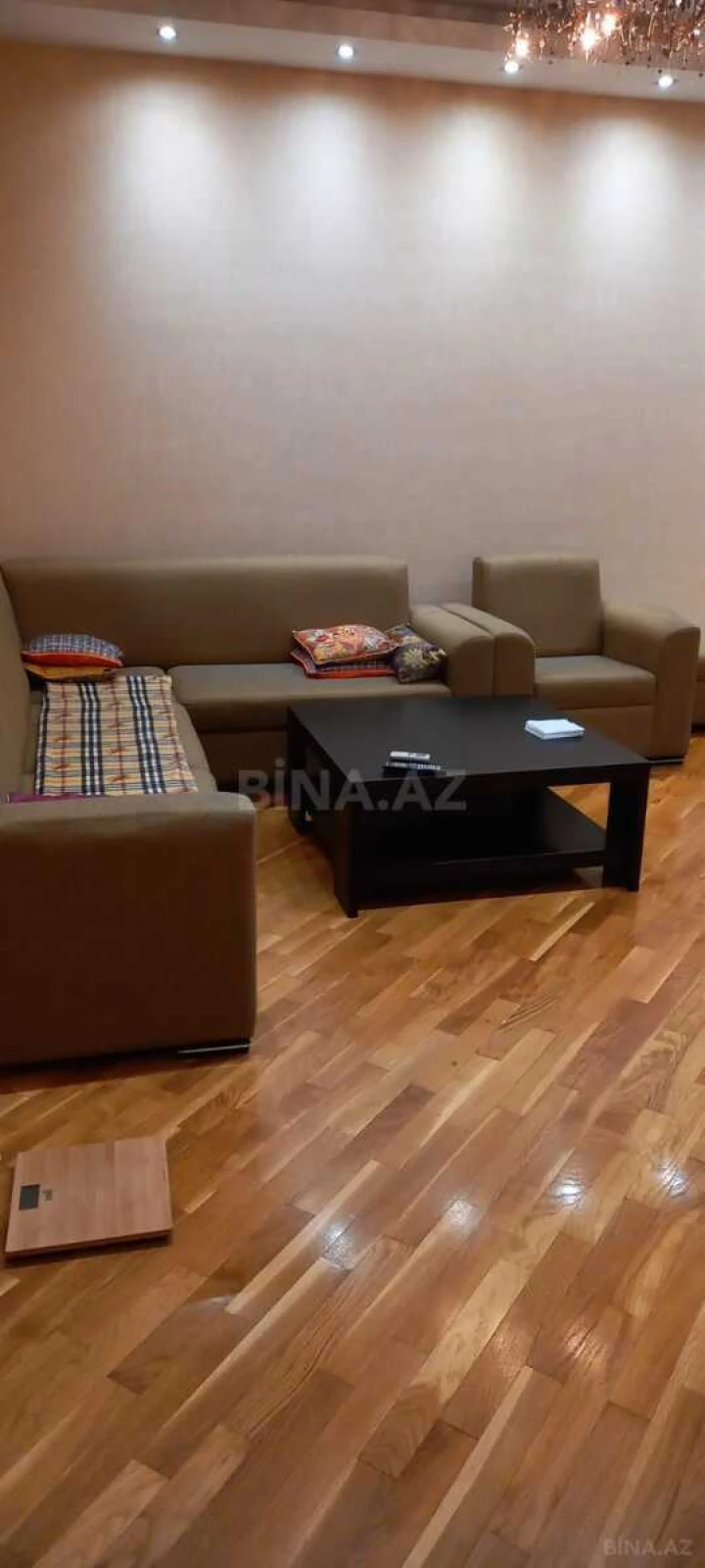 Kirayə verilir 2 otaqlı mənzil 95 m²