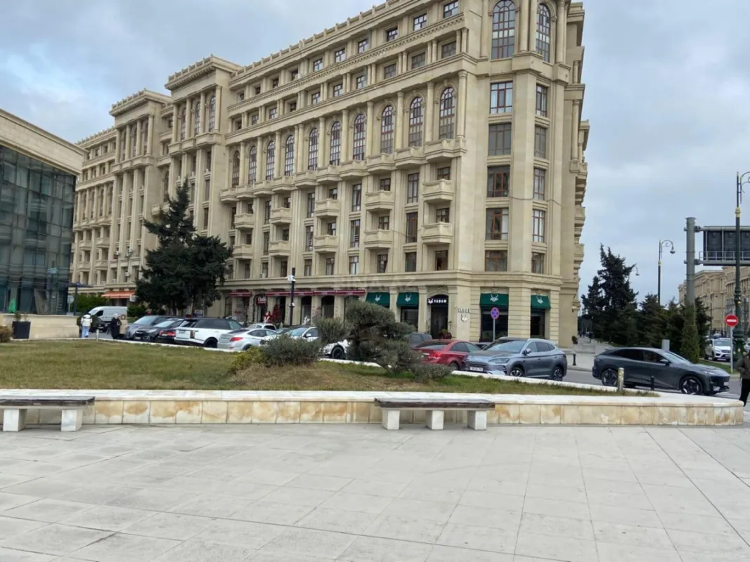 Satılır 2 otaqlı mənzil 90 m²