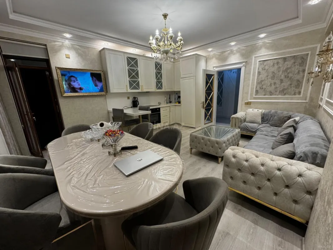 Satılır 3 otaqlı mənzil 98 m²