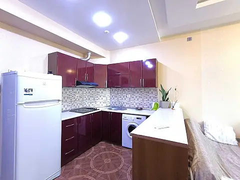 Kirayə verilir 2 otaqlı mənzil 70 m²