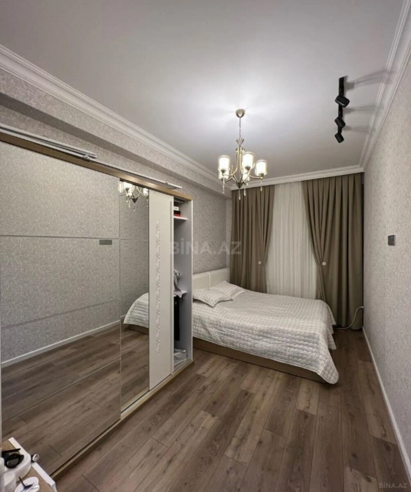 Satılır 2 otaqlı mənzil 80 m²