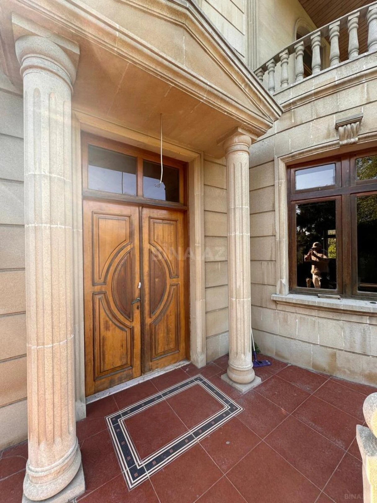 Satılır 10 otaqlı həyət evi 650 m²