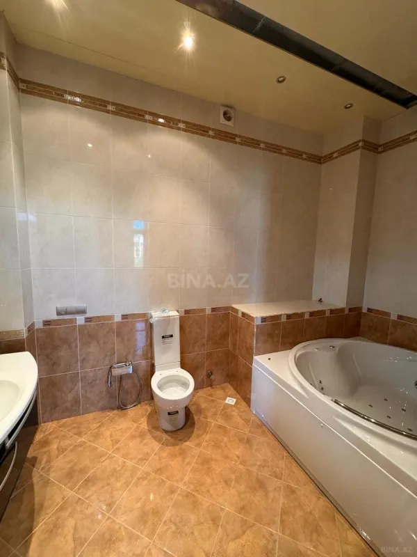 Satılır 10 otaqlı həyət evi 650 m²