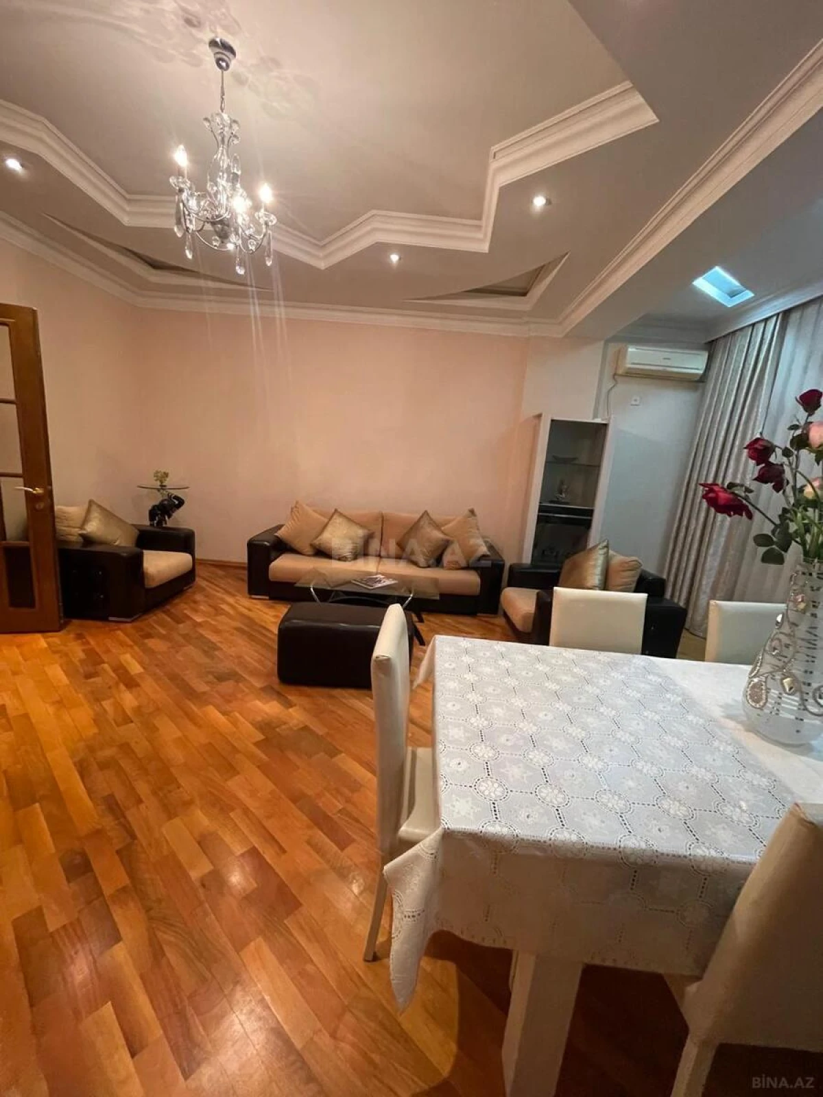 Kirayə verilir 4 otaqlı mənzil 170 m²