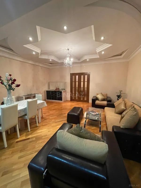 Kirayə verilir 4 otaqlı mənzil 170 m²