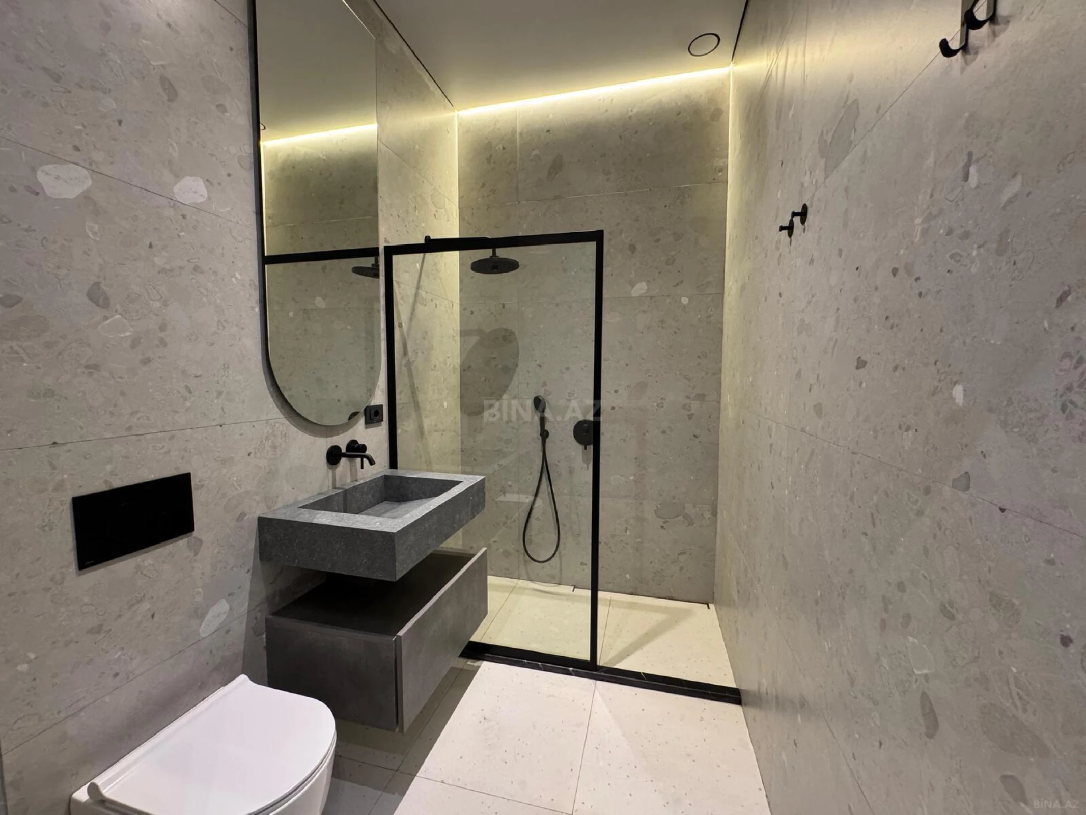 Satılır 1 otaqlı mənzil 56 m²