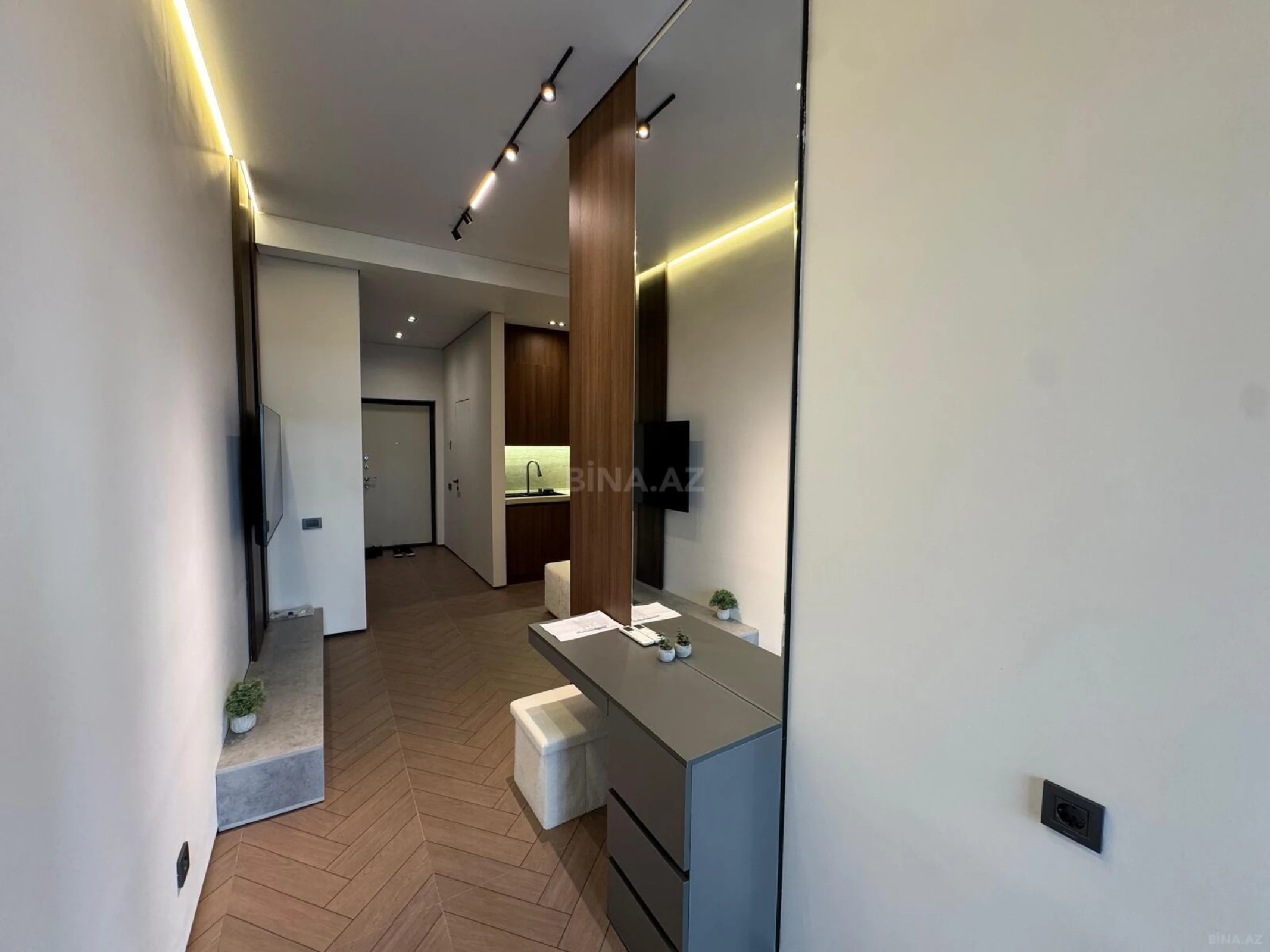 Satılır 1 otaqlı mənzil 56 m²