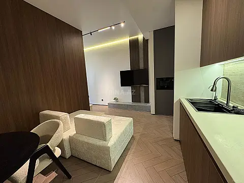 Satılır 1 otaqlı mənzil 56 m²