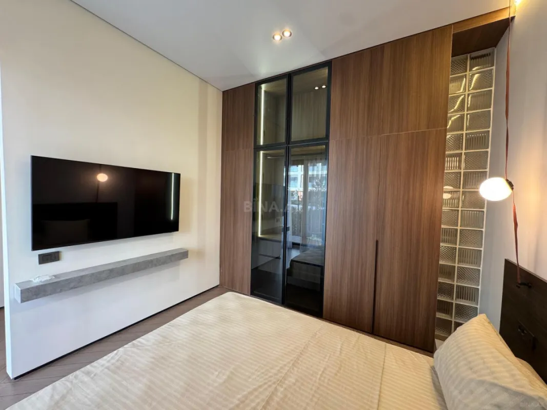 Satılır 1 otaqlı mənzil 56 m²