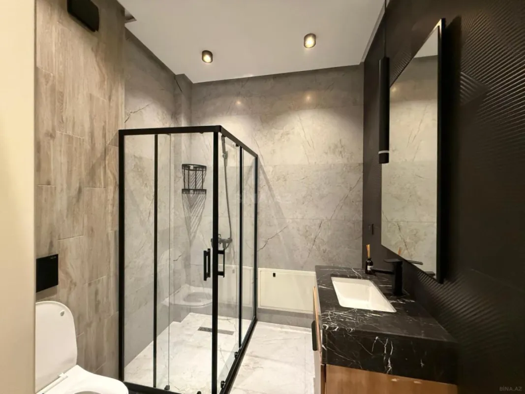 Satılır 6 otaqlı həyət evi 350 m²