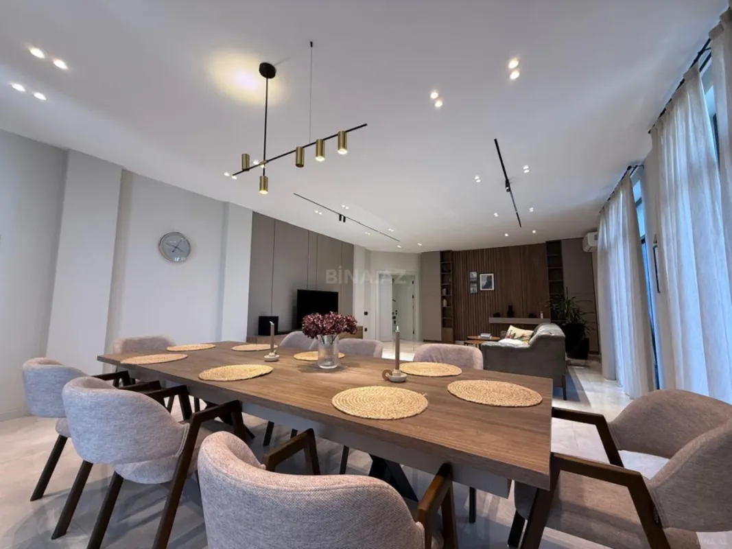 Satılır 6 otaqlı həyət evi 350 m²