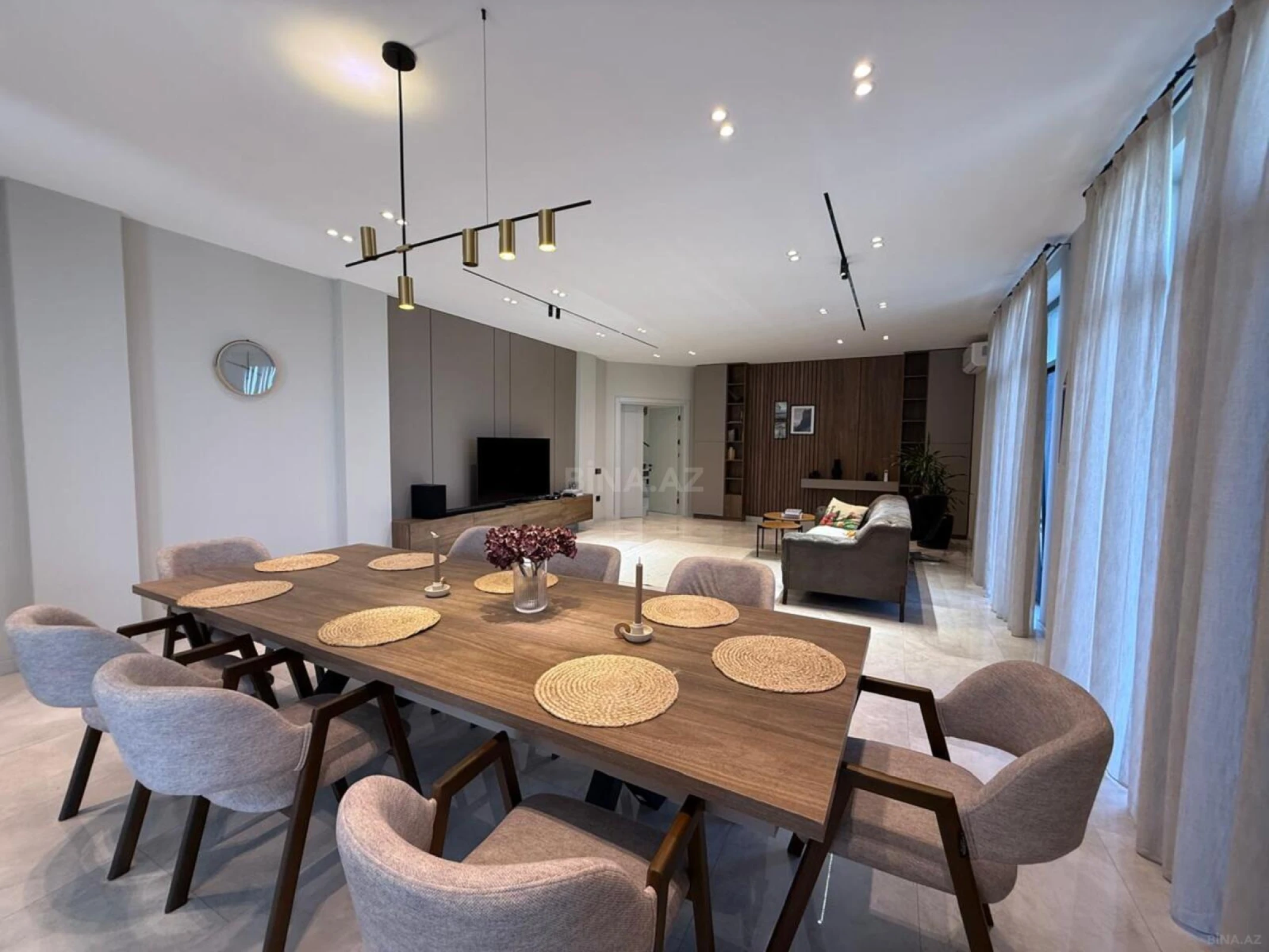 Satılır 6 otaqlı həyət evi 350 m²