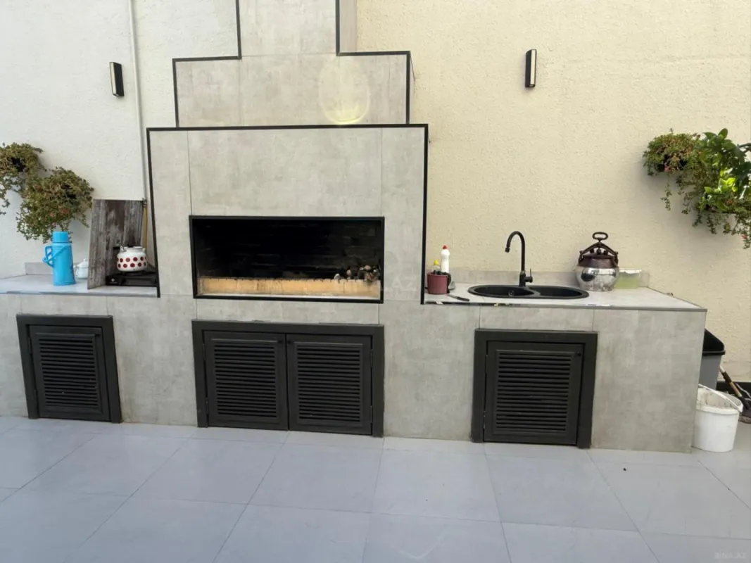 Satılır 6 otaqlı həyət evi 350 m²