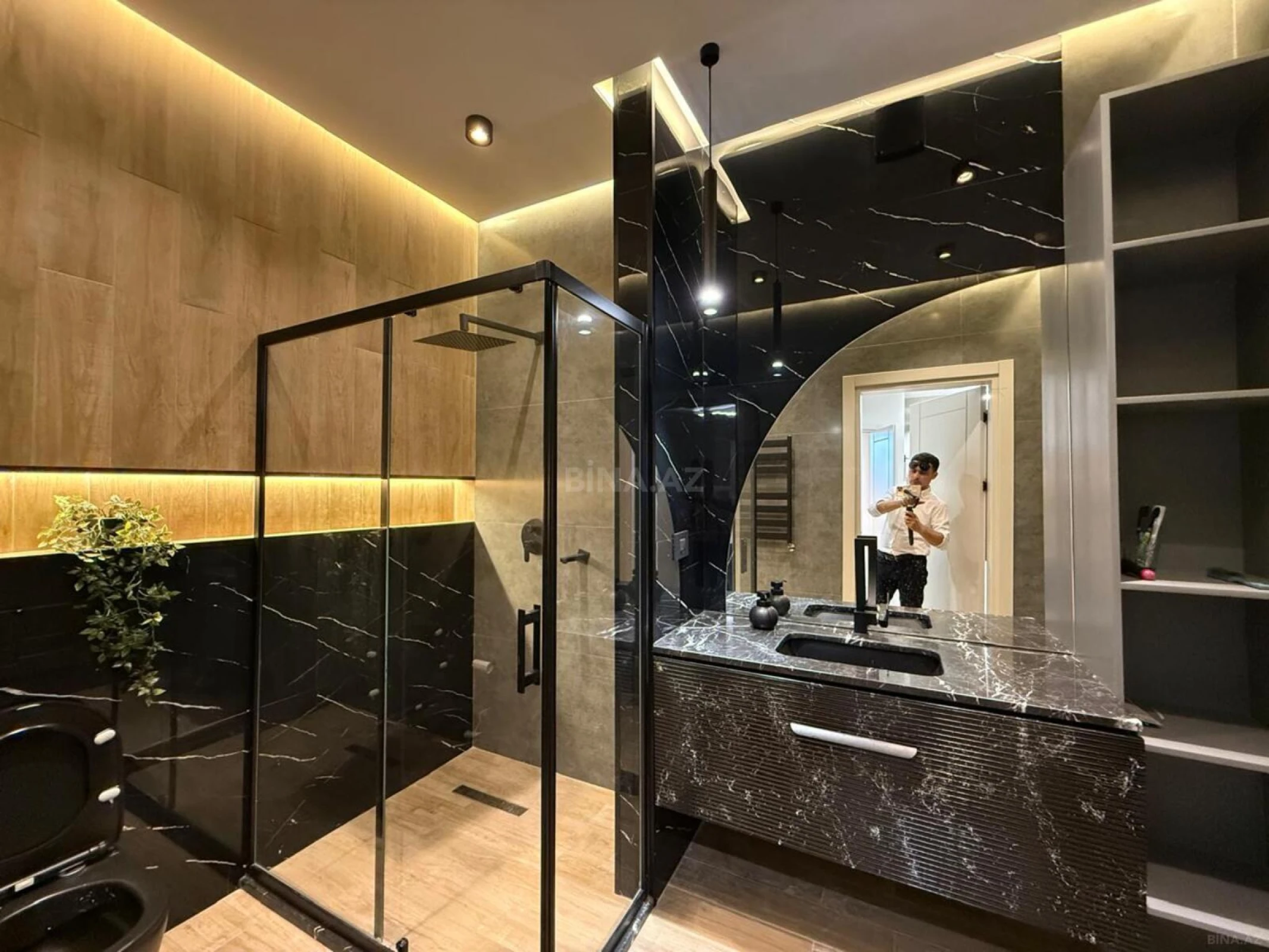 Satılır 6 otaqlı həyət evi 350 m²