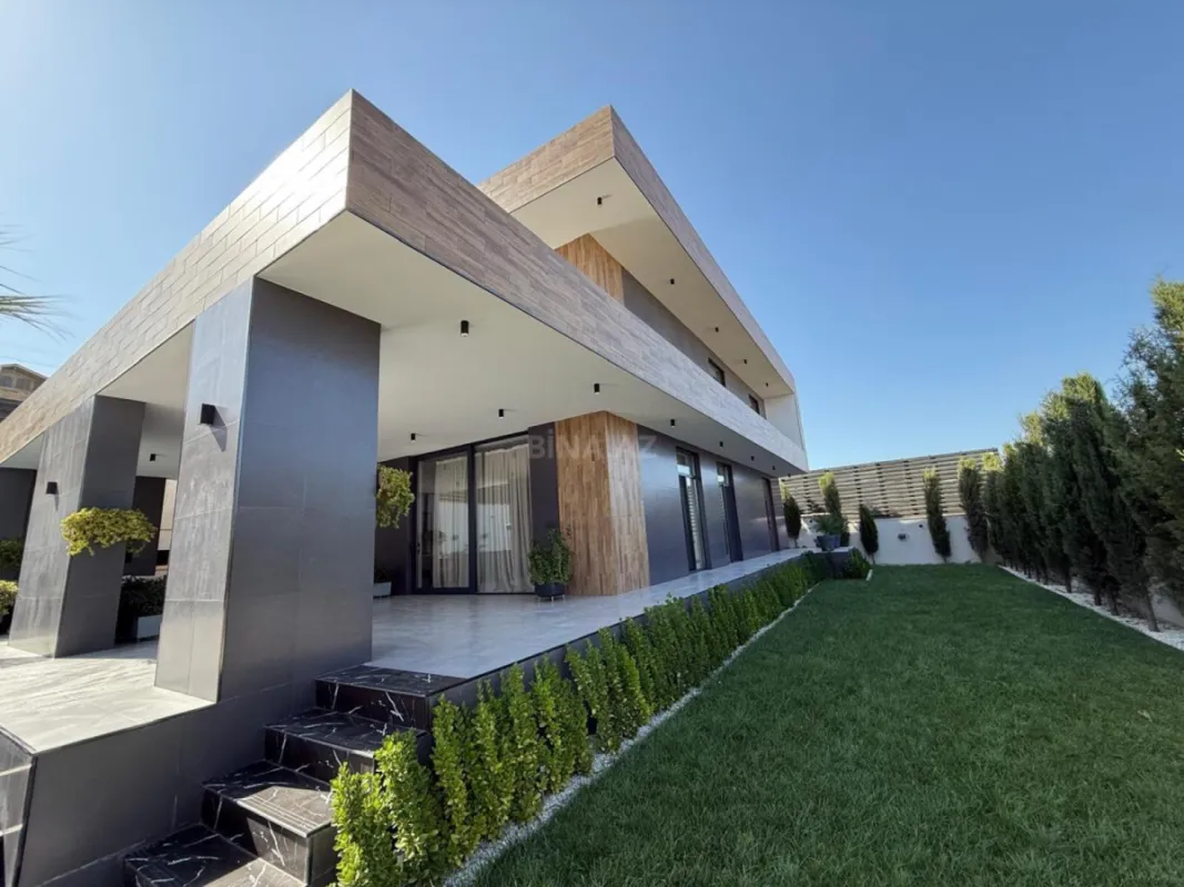 Satılır 6 otaqlı həyət evi 350 m²