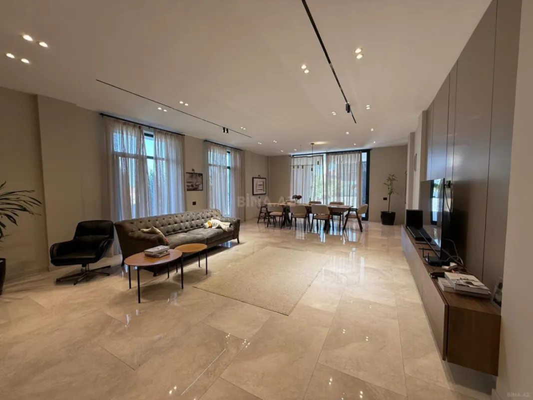Satılır 6 otaqlı həyət evi 350 m²