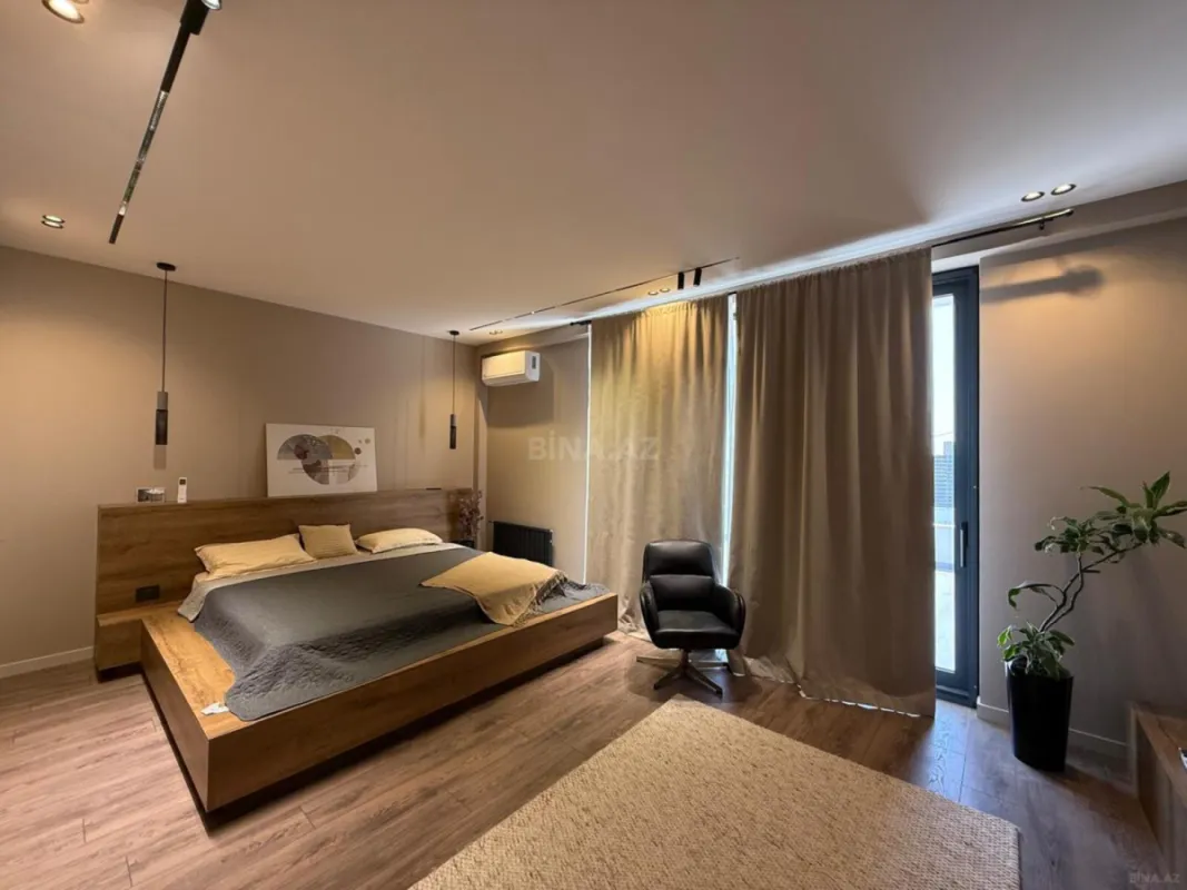 Satılır 6 otaqlı həyət evi 350 m²