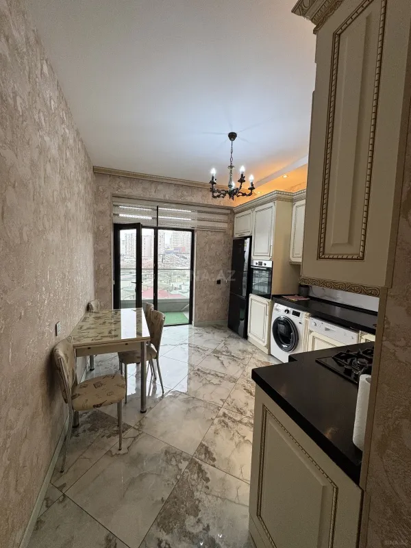 Kirayə verilir 3 otaqlı mənzil 148 m²