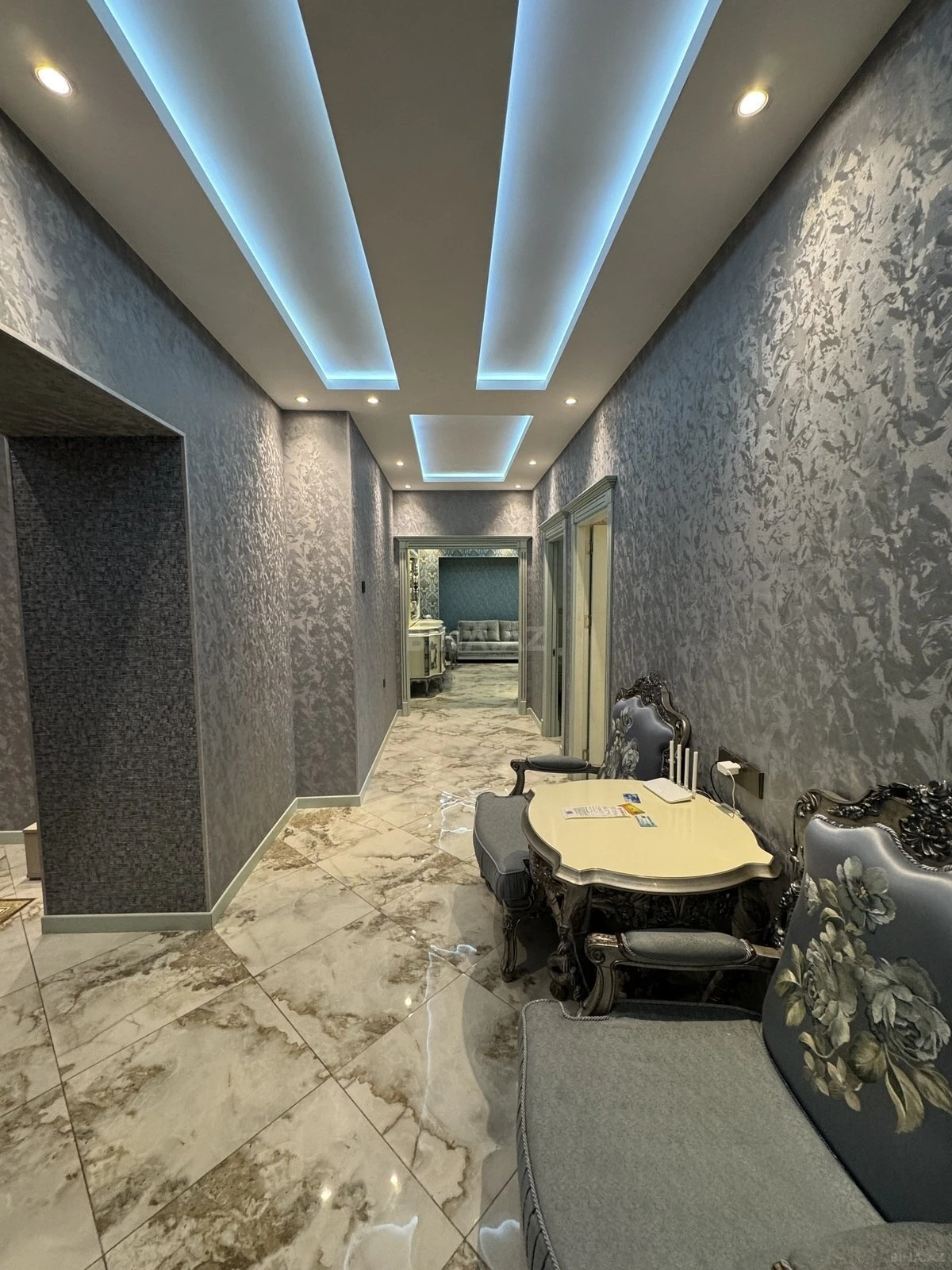 Kirayə verilir 3 otaqlı mənzil 148 m²