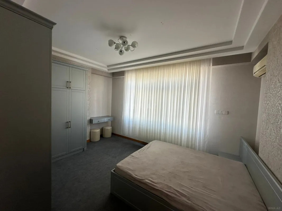 Kirayə verilir 3 otaqlı mənzil 131 m²