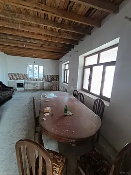 Satılır 4 otaqlı həyət evi 180 m²