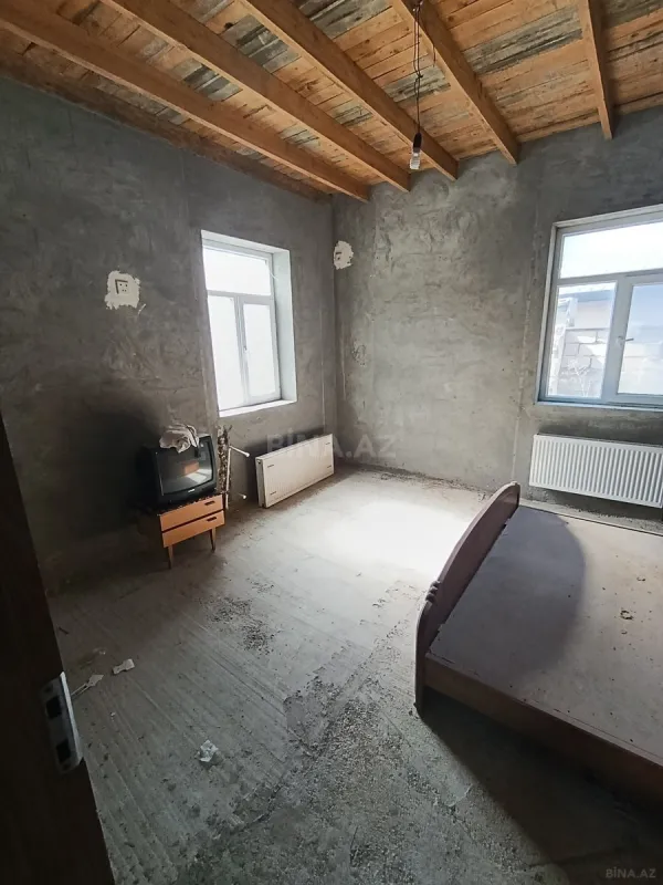 Satılır 4 otaqlı həyət evi 180 m²