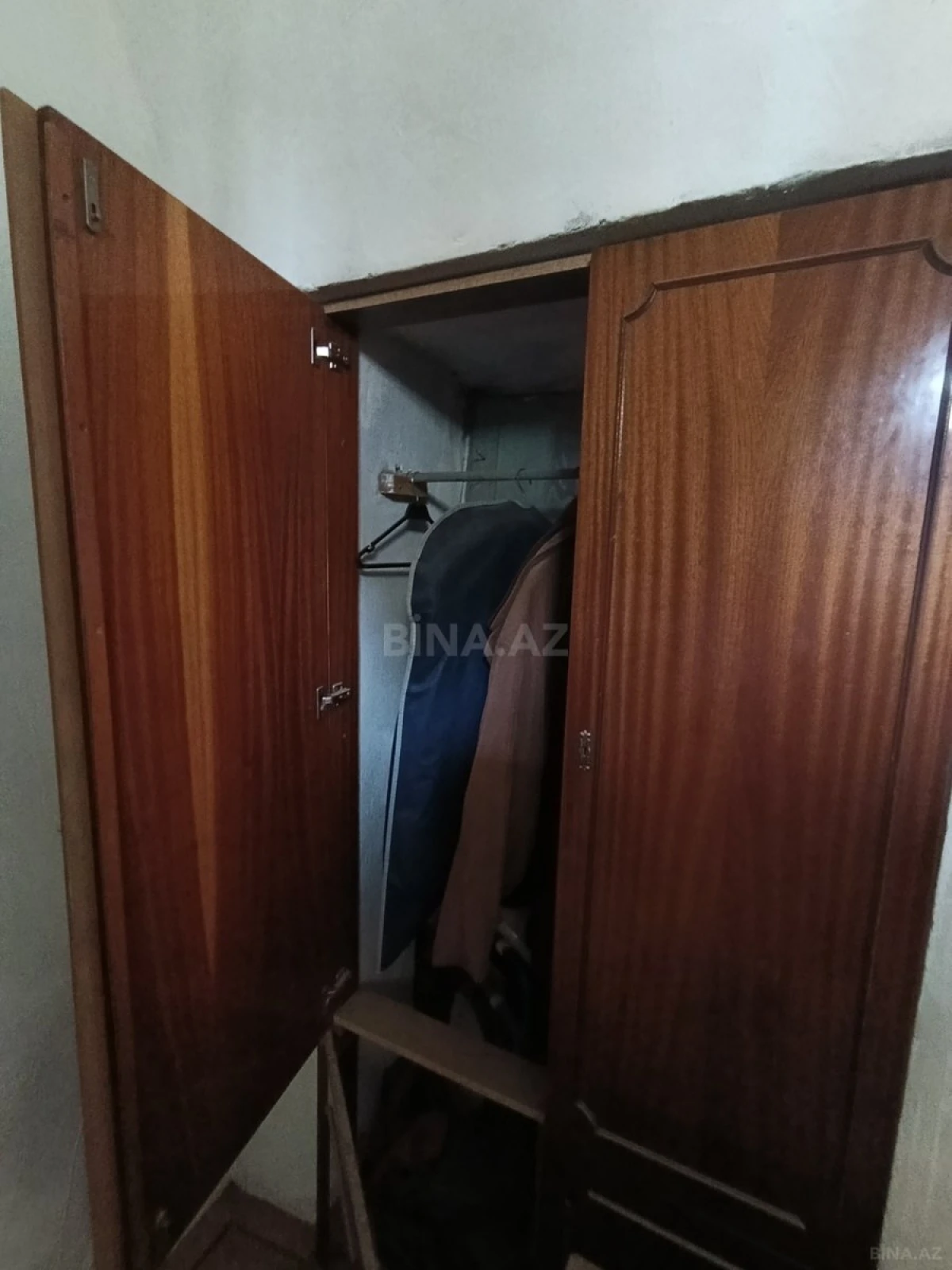 Satılır 4 otaqlı həyət evi 180 m²