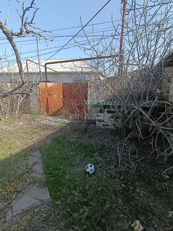 Satılır 4 otaqlı həyət evi 180 m²