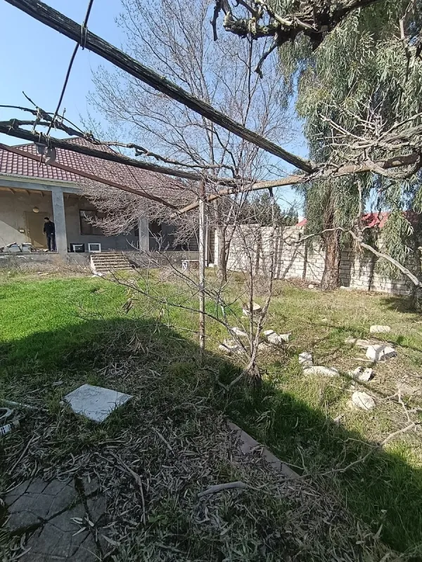 Satılır 4 otaqlı həyət evi 180 m²