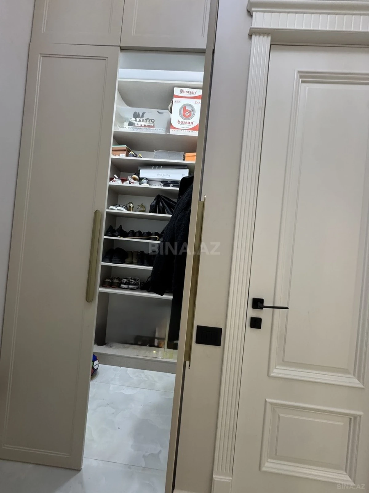 Satılır 4 otaqlı mənzil 124 m²