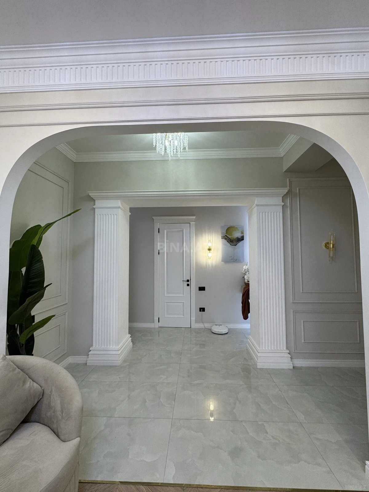 Satılır 4 otaqlı mənzil 124 m²