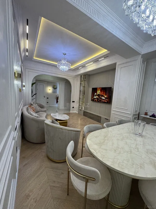 Satılır 4 otaqlı mənzil 124 m²