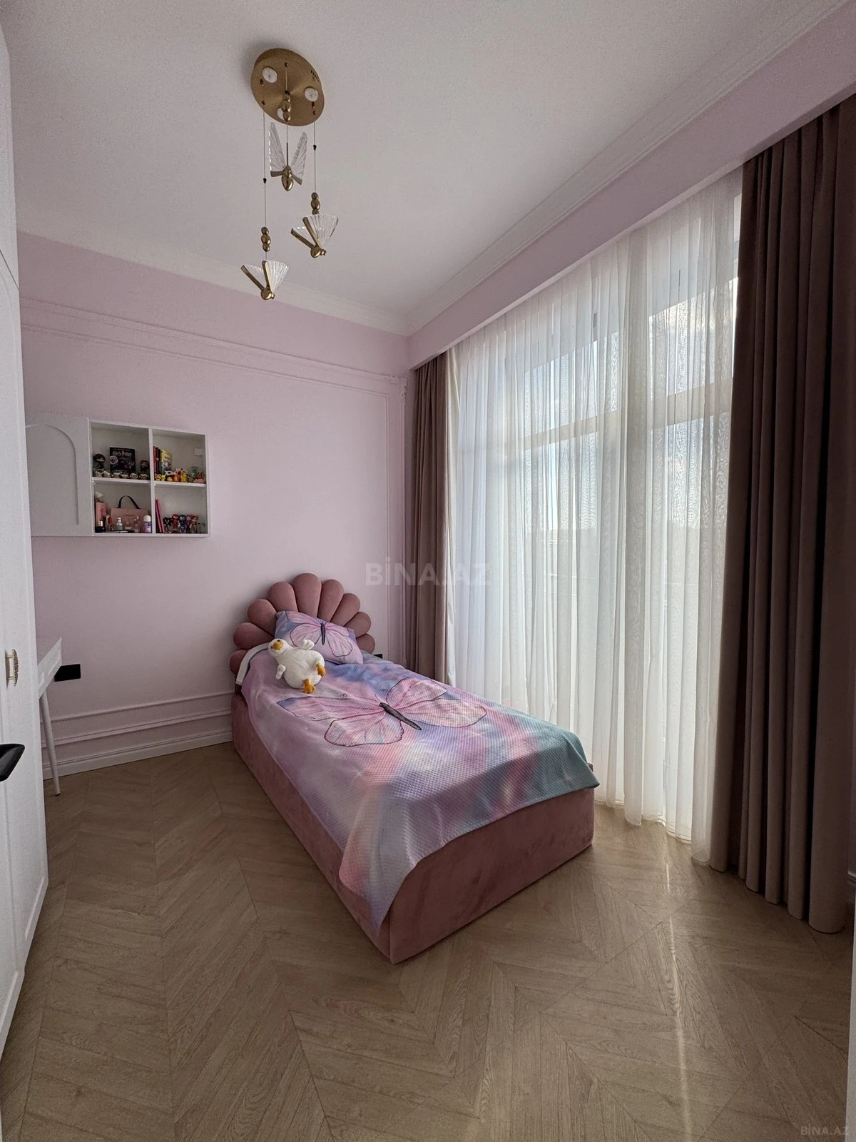 Satılır 4 otaqlı mənzil 124 m²