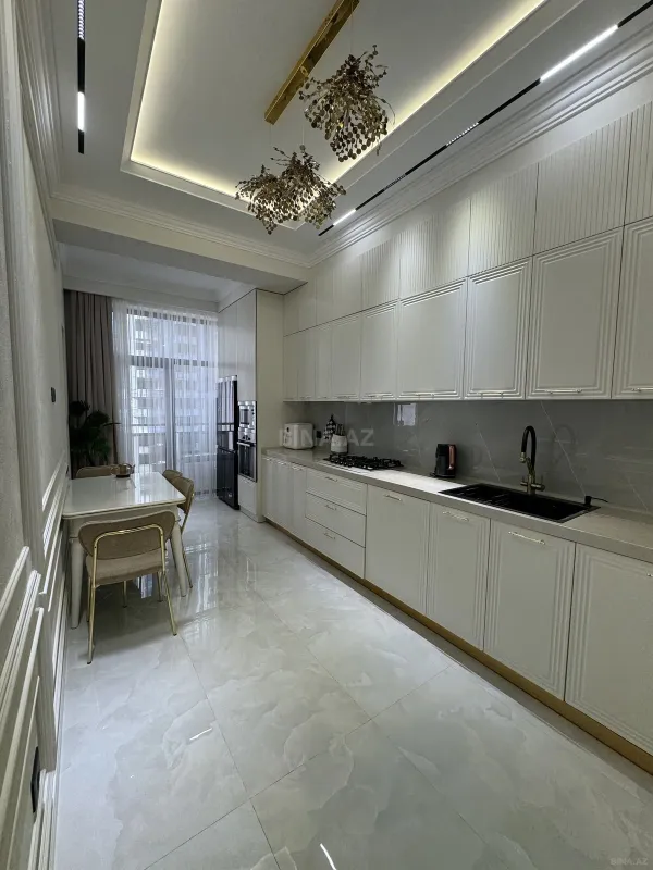 Satılır 4 otaqlı mənzil 124 m²