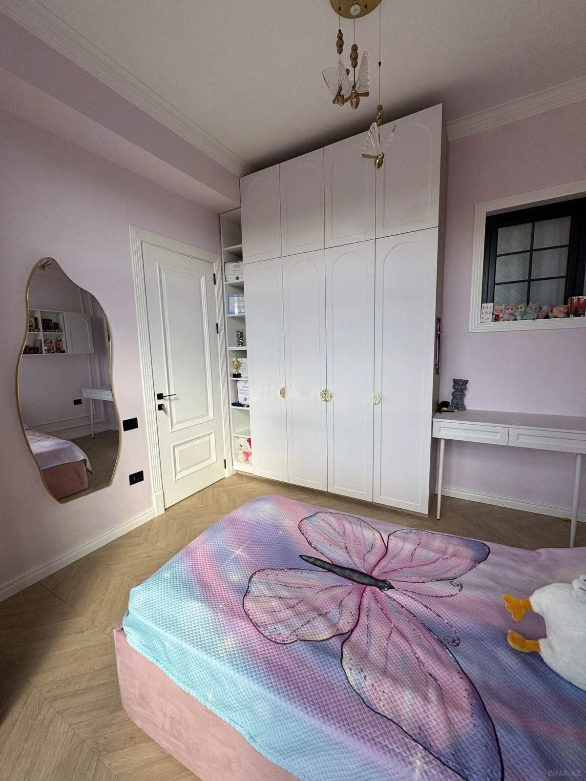 Satılır 4 otaqlı mənzil 124 m²