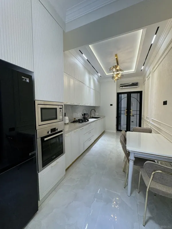 Satılır 4 otaqlı mənzil 124 m²