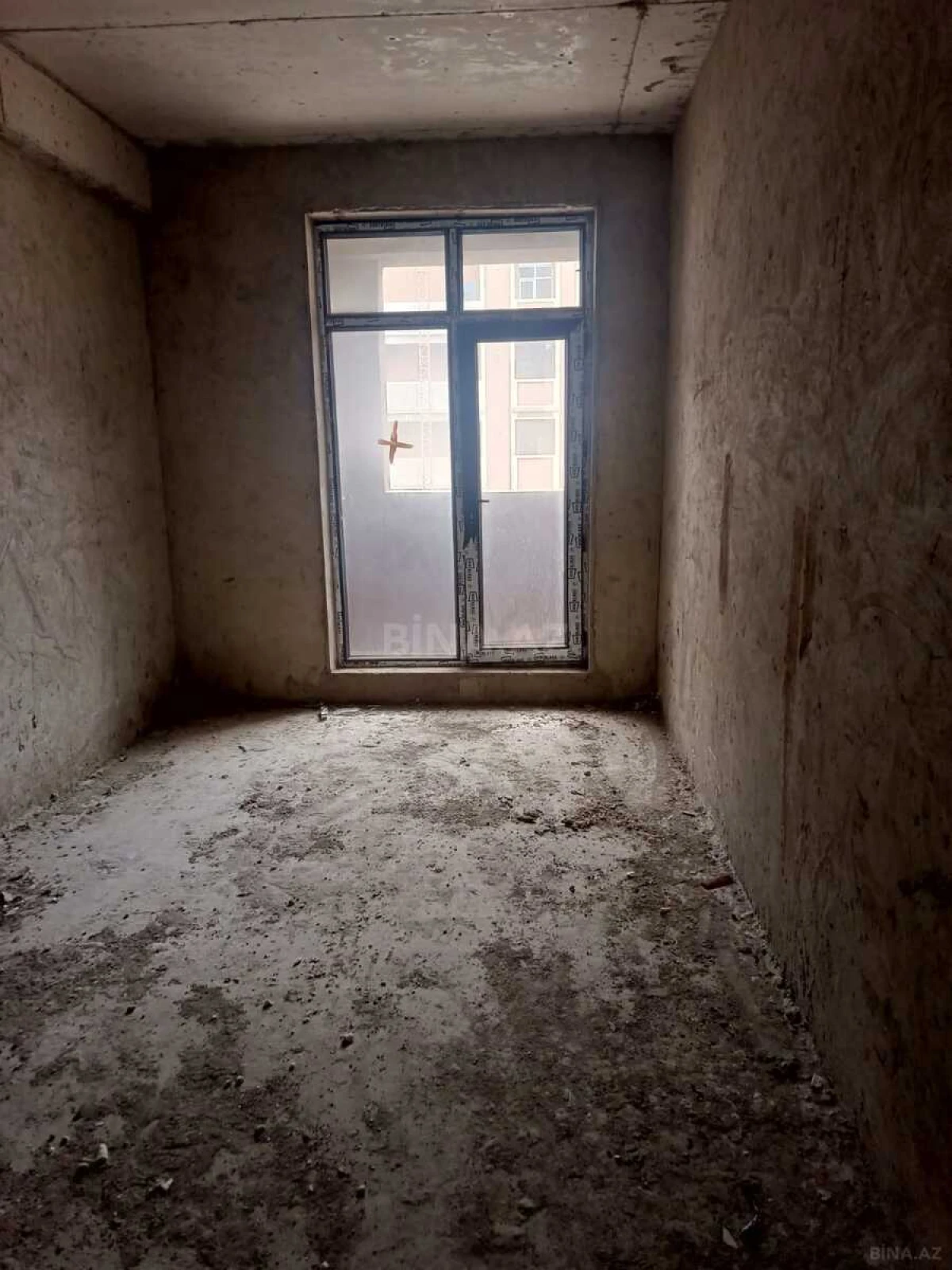 Satılır 3 otaqlı mənzil 118 m²