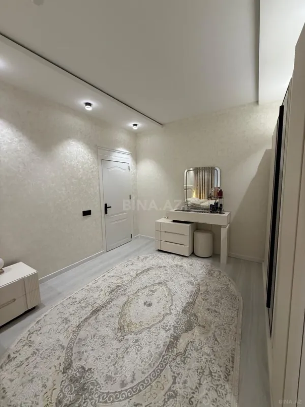 Satılır 2 otaqlı mənzil 70 m²