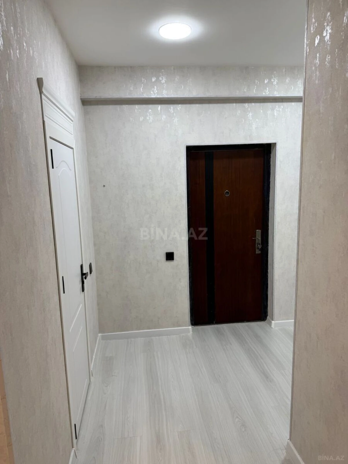 Satılır 2 otaqlı mənzil 70 m²