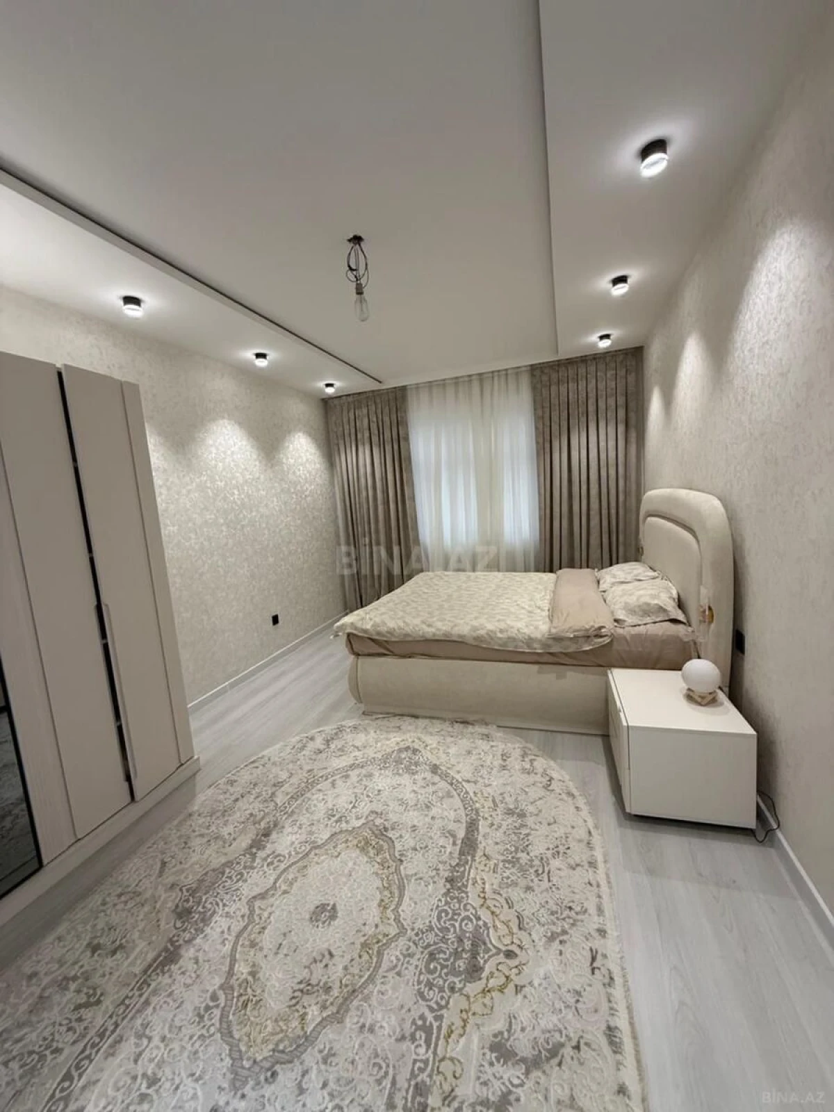 Satılır 2 otaqlı mənzil 70 m²