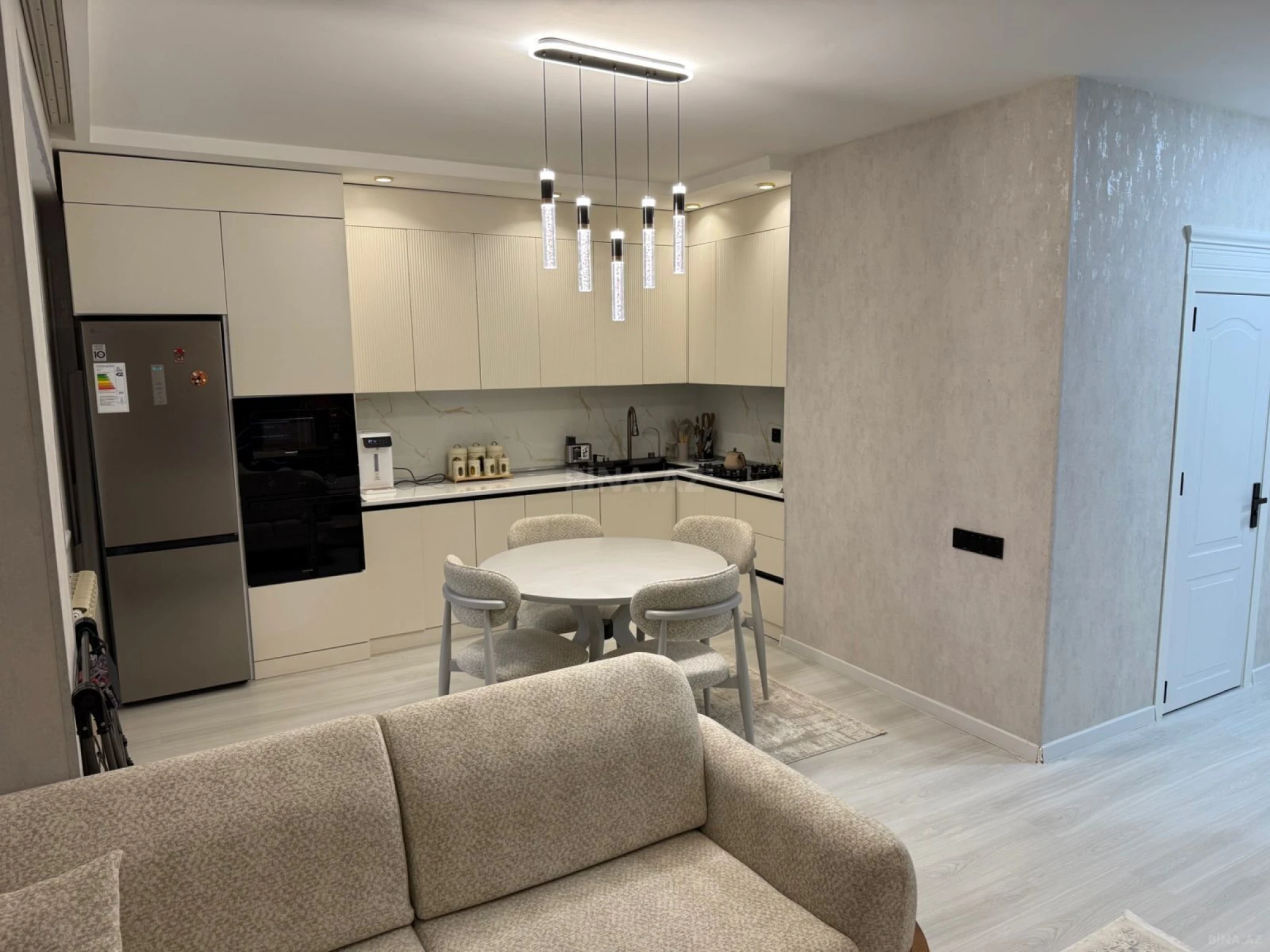 Satılır 2 otaqlı mənzil 70 m²